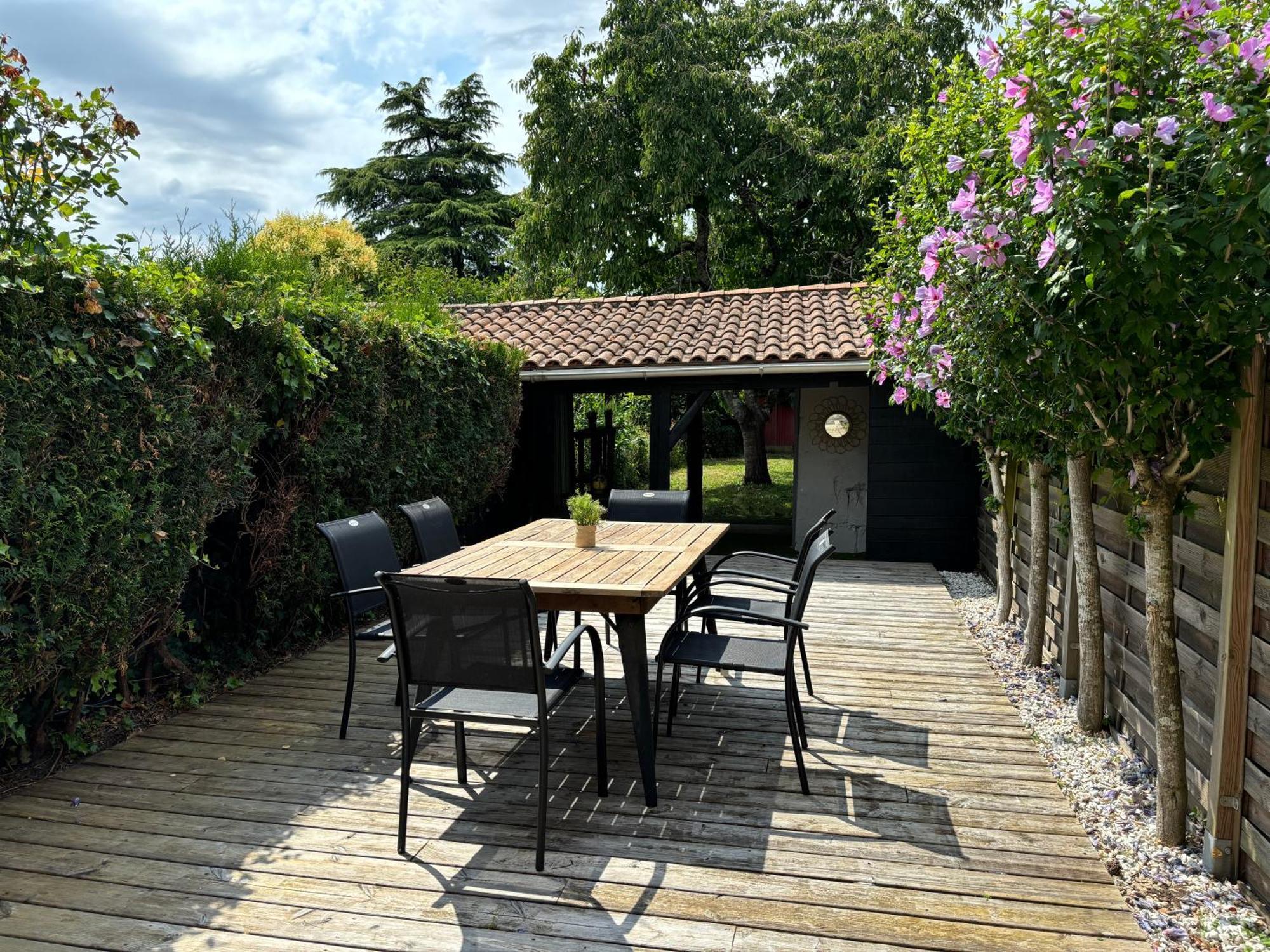 La Maison Du Parc, Charme Et Tranquillite Niort Zewnętrze zdjęcie